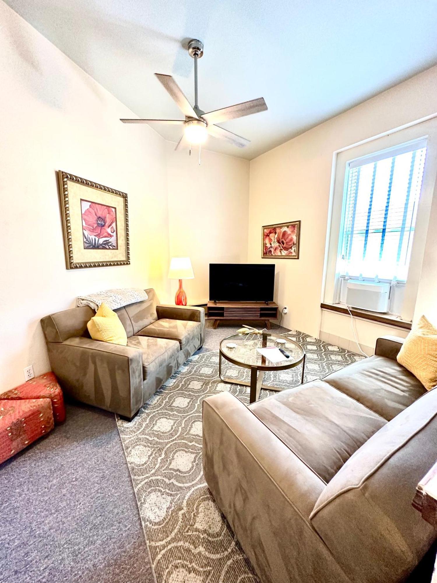 Bisbee Brownstone Suites エクステリア 写真
