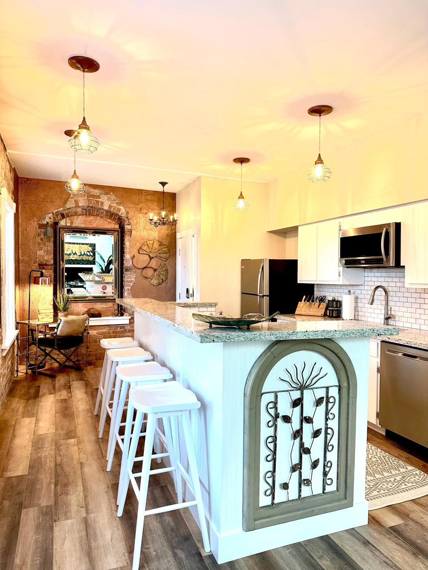 Bisbee Brownstone Suites エクステリア 写真
