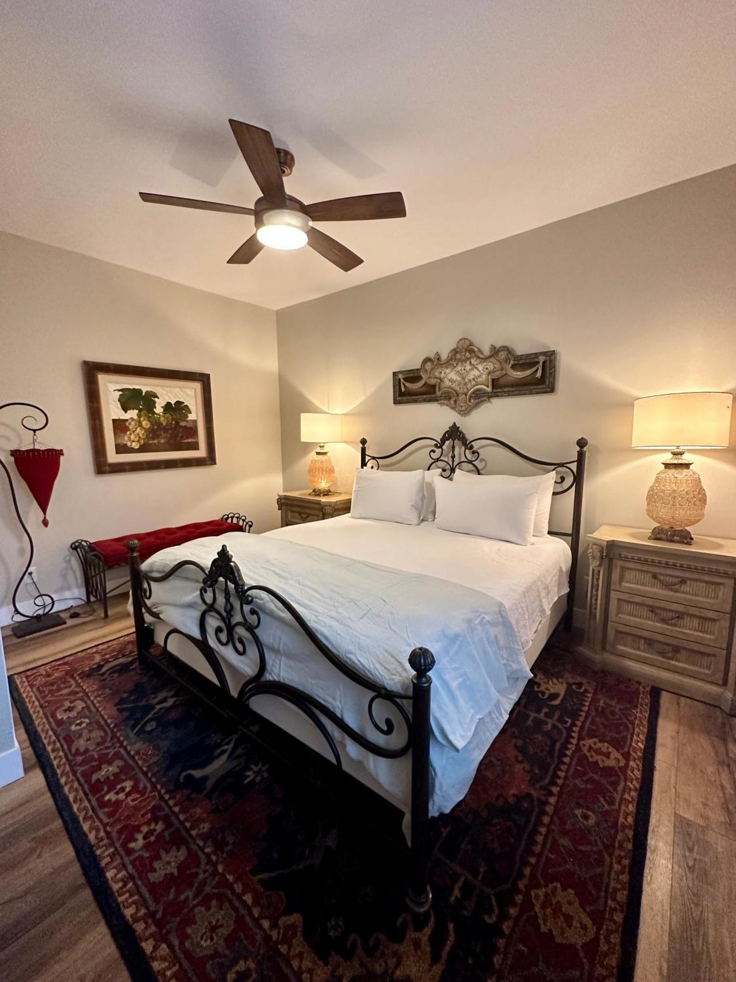 Bisbee Brownstone Suites エクステリア 写真