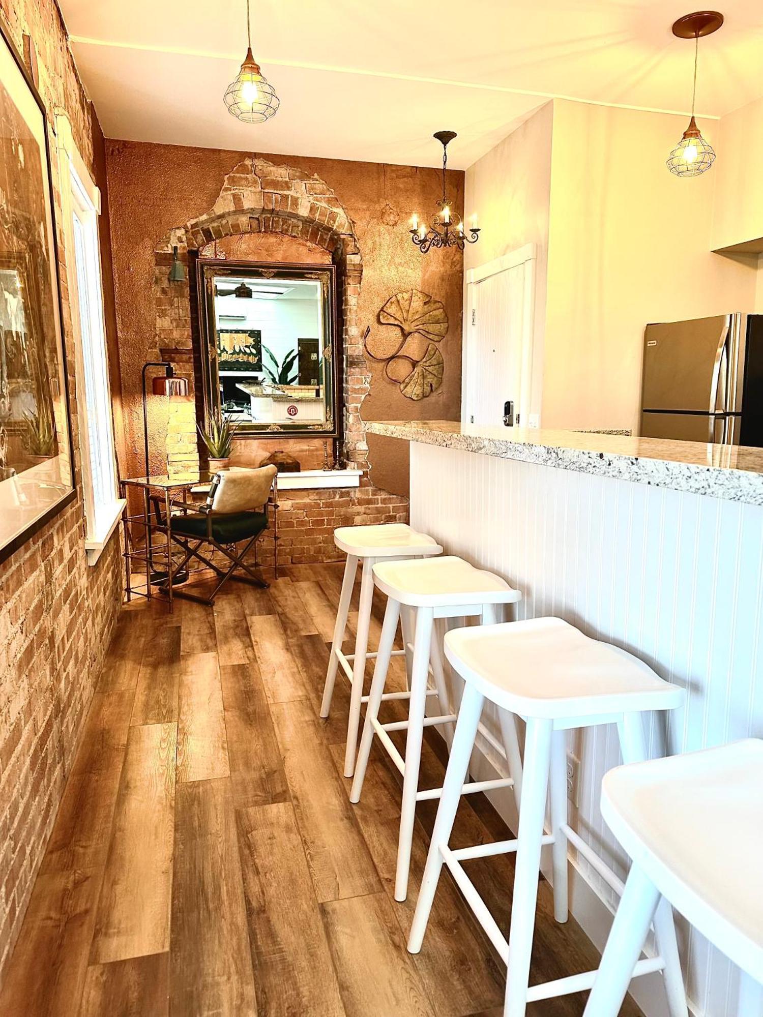 Bisbee Brownstone Suites エクステリア 写真