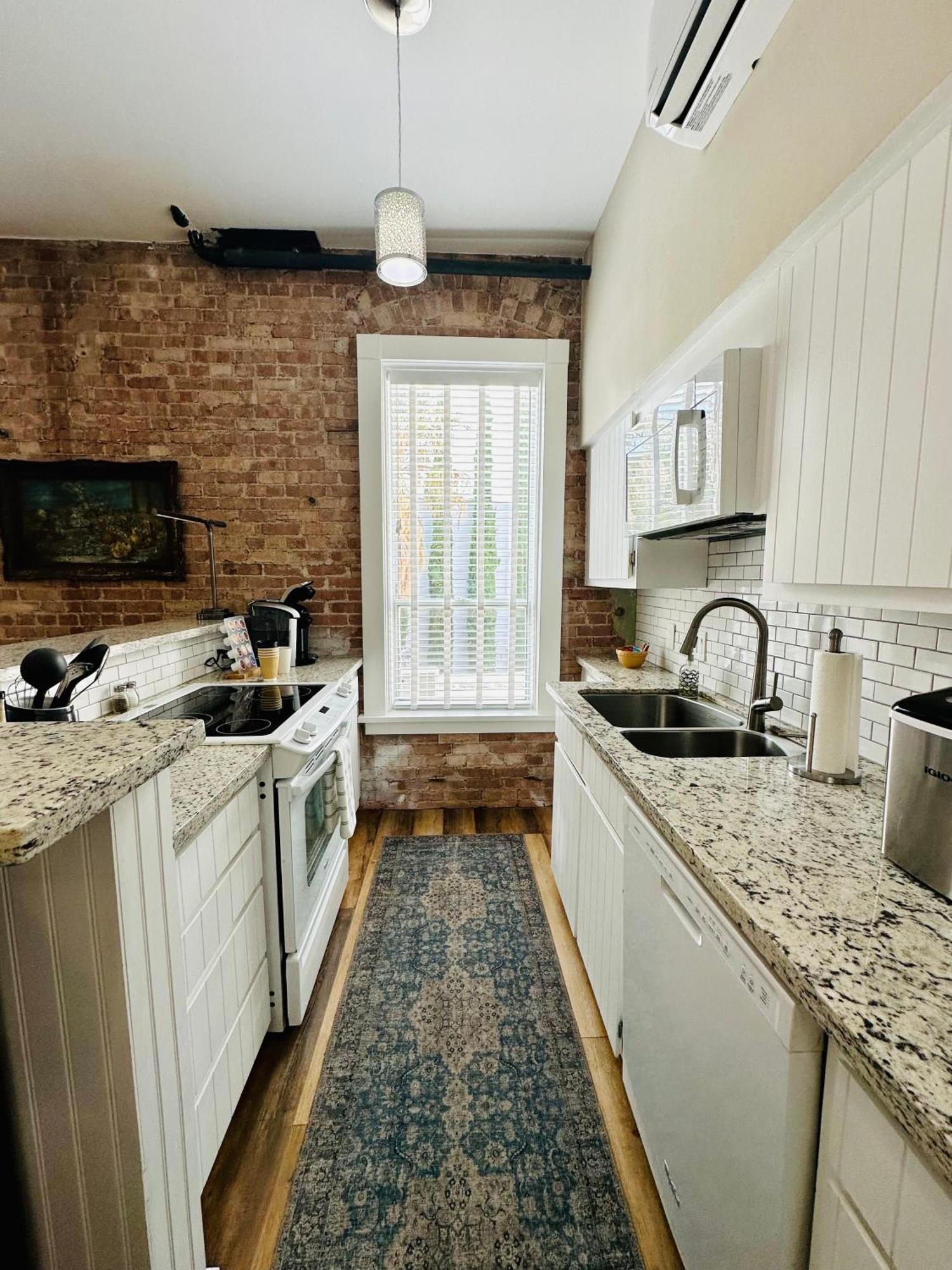 Bisbee Brownstone Suites エクステリア 写真