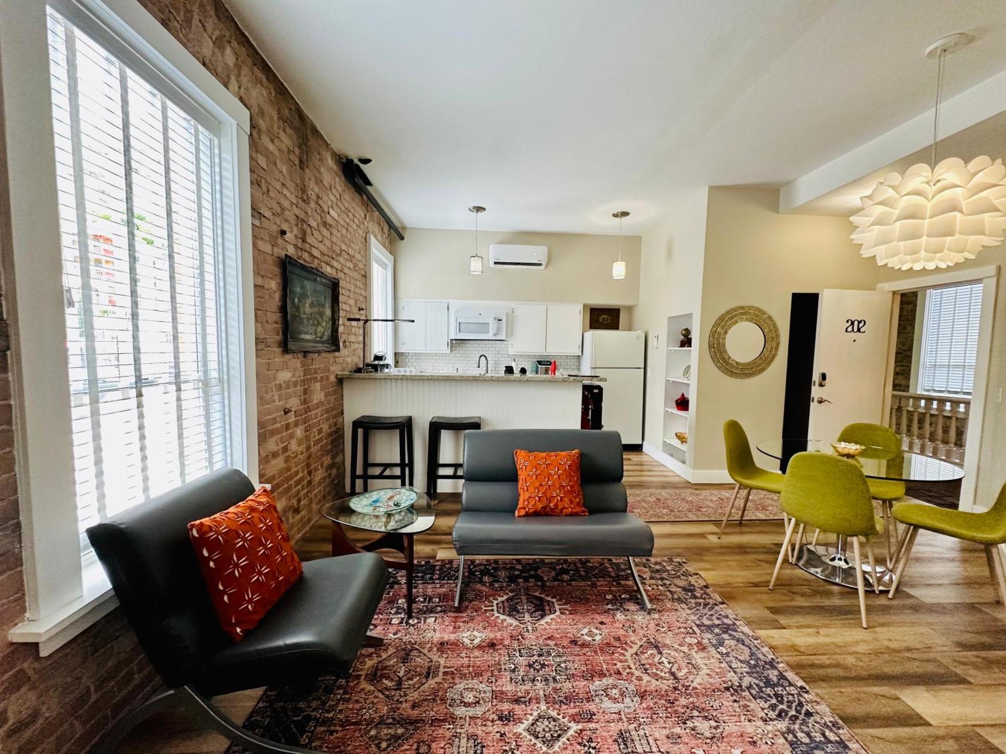 Bisbee Brownstone Suites エクステリア 写真