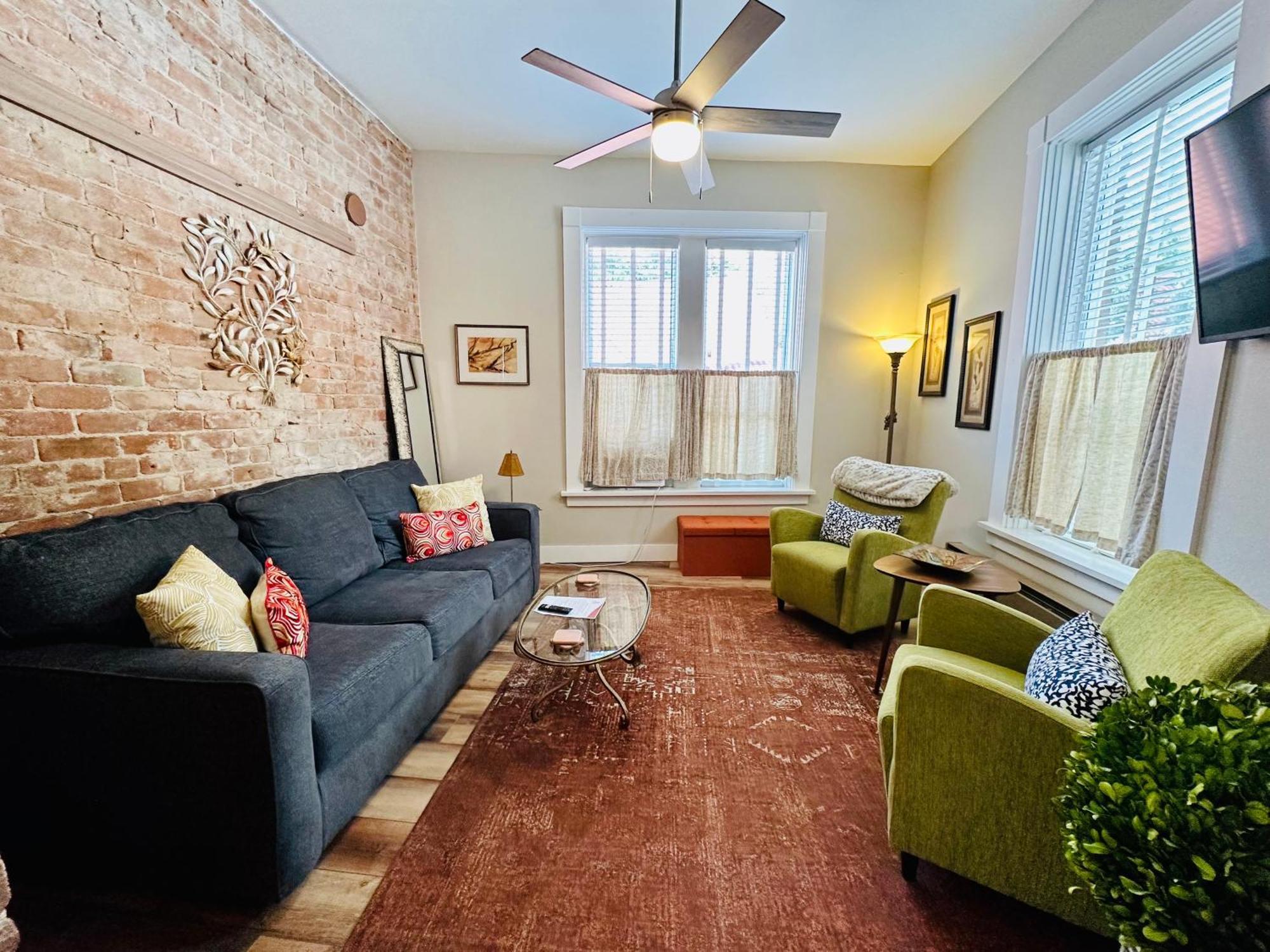Bisbee Brownstone Suites エクステリア 写真