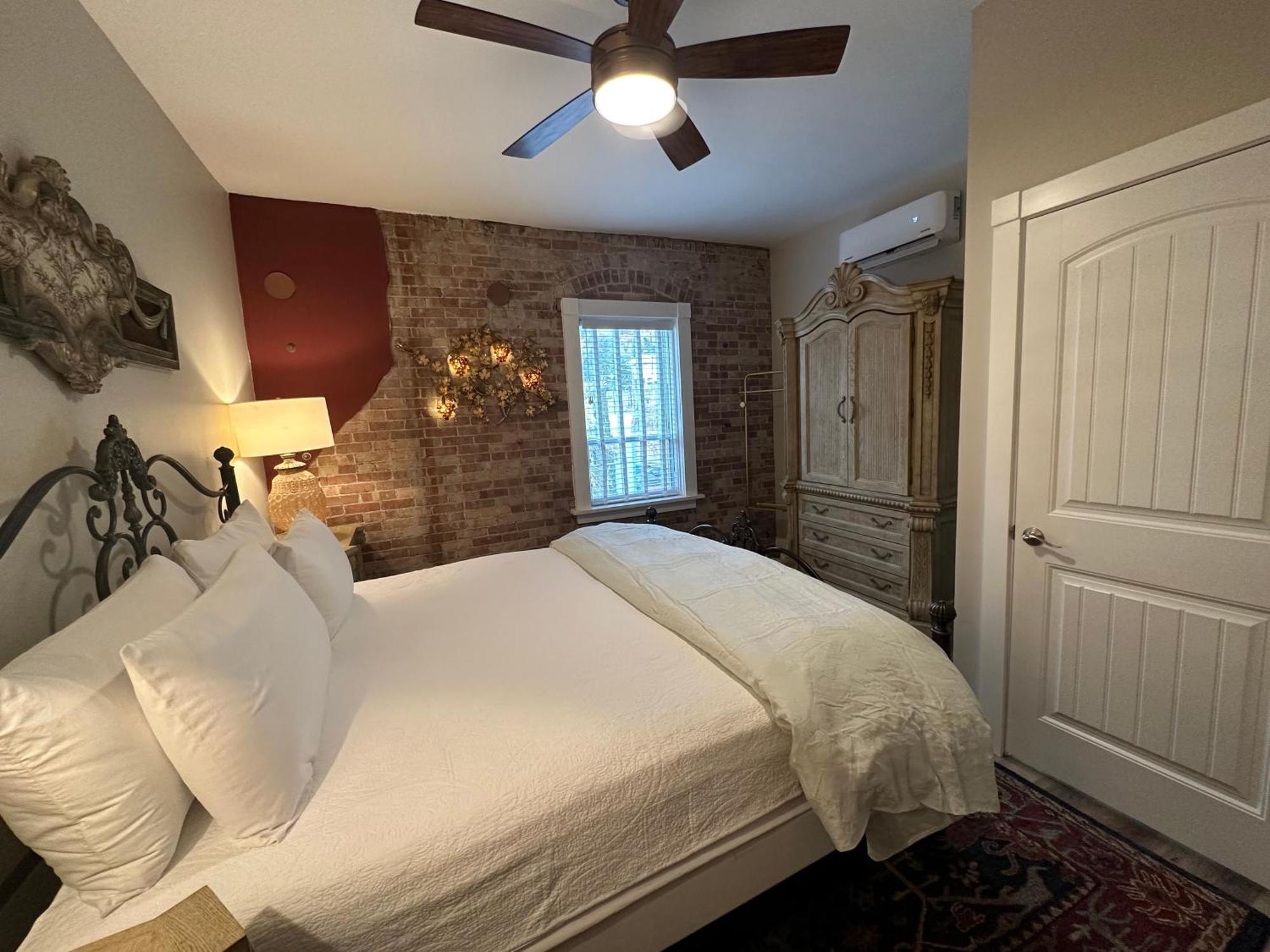 Bisbee Brownstone Suites 部屋 写真