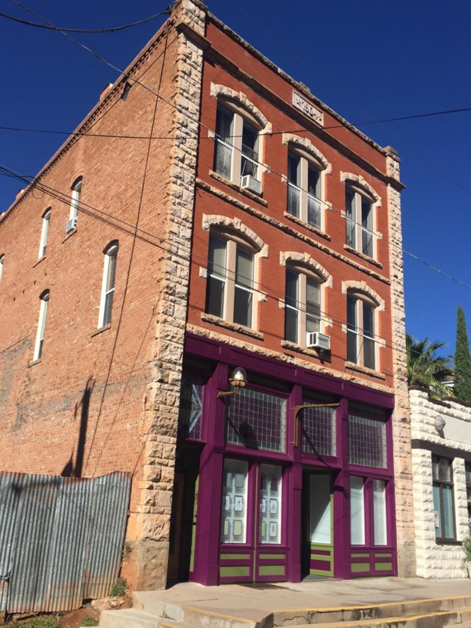 Bisbee Brownstone Suites エクステリア 写真