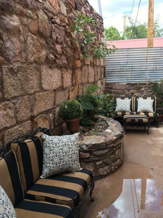 Bisbee Brownstone Suites エクステリア 写真