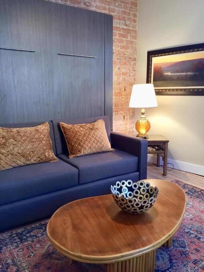 Bisbee Brownstone Suites エクステリア 写真